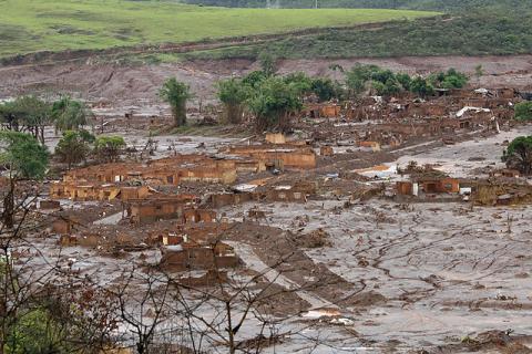 Town of Bento Rodriguez, Brazil after disaster, November 2015