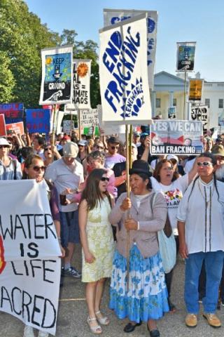 Chloe Schwabe and Yolanda Flores at #NoDAPL protest