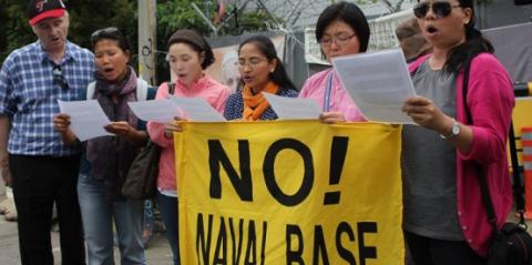 Pat Cunningham and peace demonstrators at JeJu Island