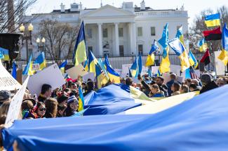 Rally for peace in Ukraine outside the White House in Washington, DC. Photo by Flickr/Mike Maguire CC BY 2.0